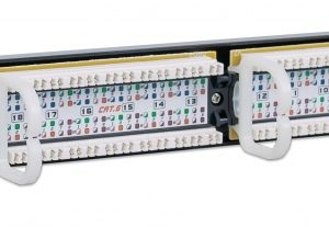 520959 Panel de Parcheo Cat6 24 puertos 1U; Soporta cable trenzado sólido y multifilar de calibres 22 y 26 AWG.